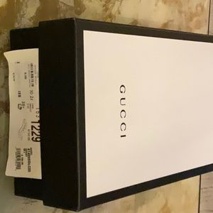 Gucci wheat women’s show 8.5B